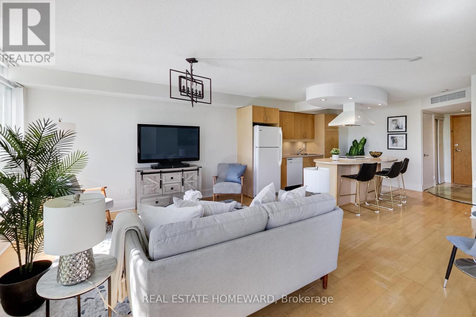 201 - 550 Queens Quay W, Toronto (Waterfront Communities), Ontario  M5V 3M8 - Photo 18 - C12411300