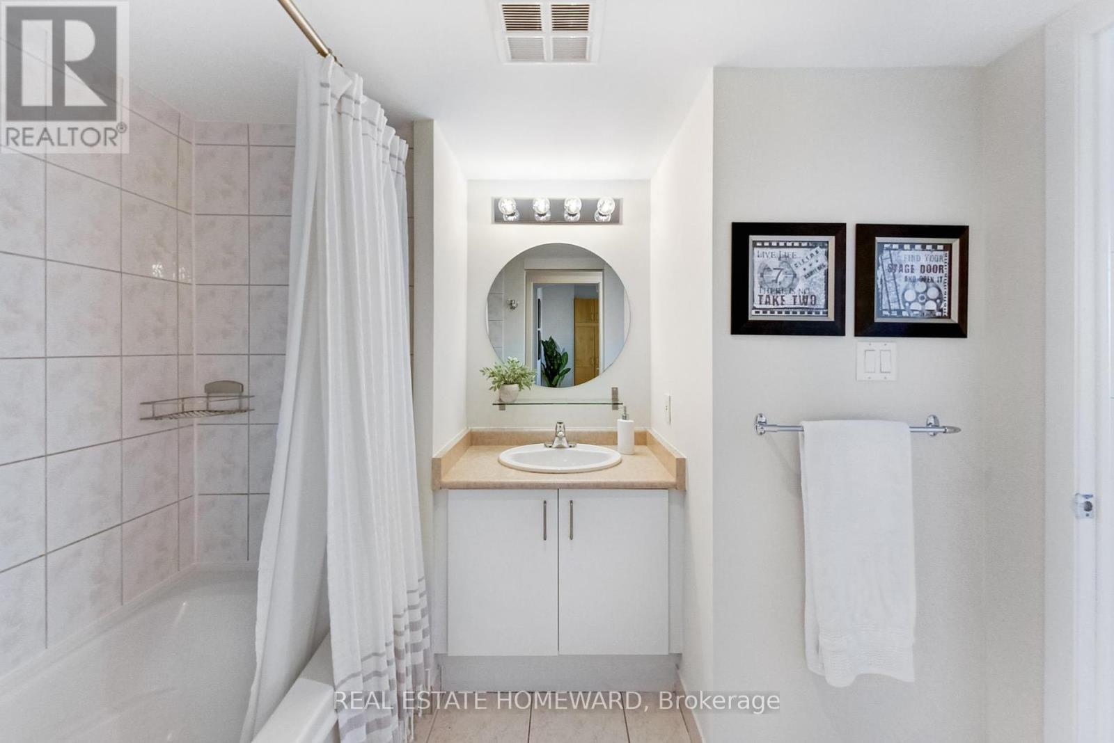 201 - 550 Queens Quay W, Toronto (Waterfront Communities), Ontario  M5V 3M8 - Photo 23 - C12411300