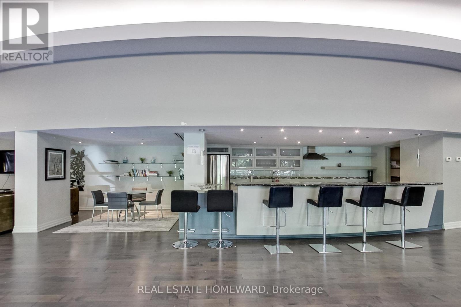 201 - 550 Queens Quay W, Toronto (Waterfront Communities), Ontario  M5V 3M8 - Photo 34 - C12411300
