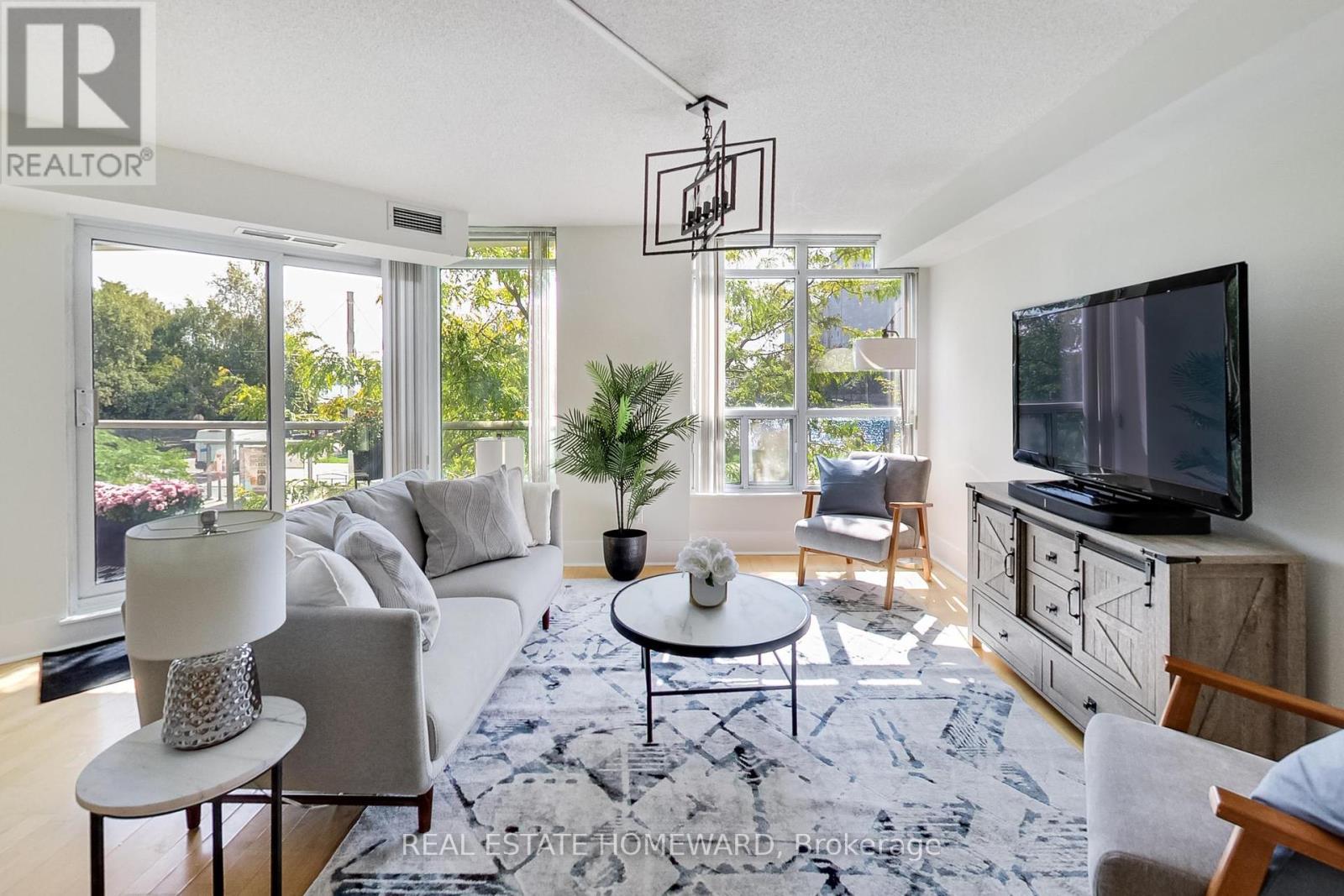 201 - 550 Queens Quay W, Toronto (Waterfront Communities), Ontario  M5V 3M8 - Photo 6 - C12411300