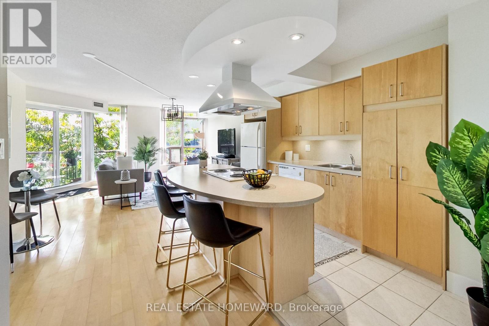 201 - 550 Queens Quay W, Toronto (Waterfront Communities), Ontario  M5V 3M8 - Photo 8 - C12411300