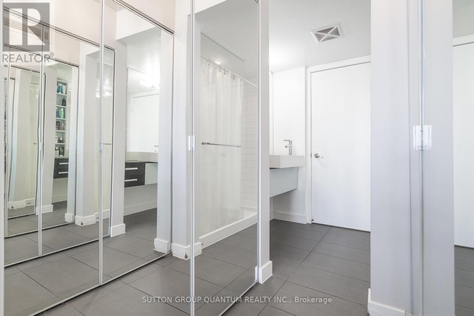 1810 - 38 Dan Leckie Way, Toronto, Ontario  M5V 2V6 - Photo 19 - C12411314