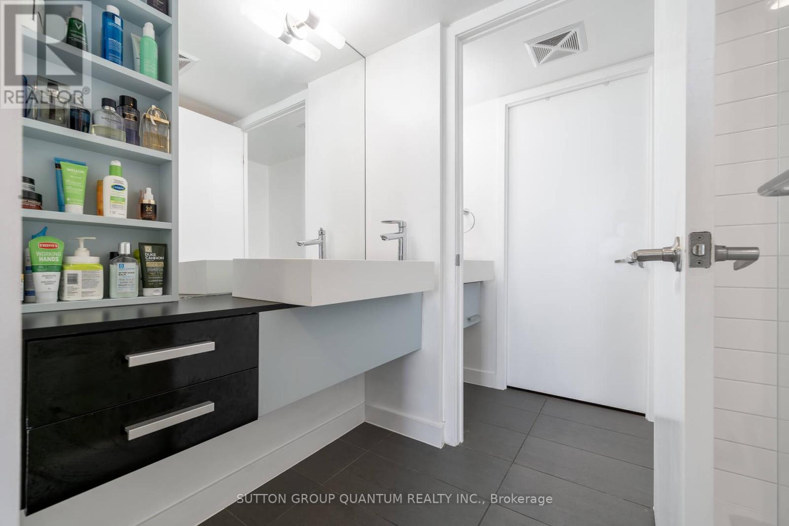 1810 - 38 Dan Leckie Way, Toronto, Ontario  M5V 2V6 - Photo 20 - C12411314