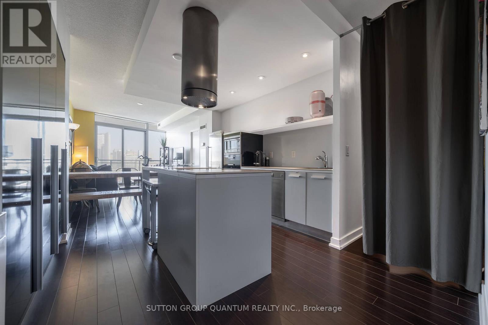 1810 - 38 Dan Leckie Way, Toronto, Ontario  M5V 2V6 - Photo 4 - C12411314