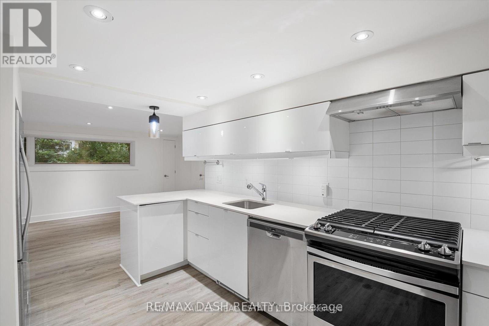 1 - 263 Boston Avenue, Toronto, Ontario  M4M 2V4 - Photo 12 - E12411346