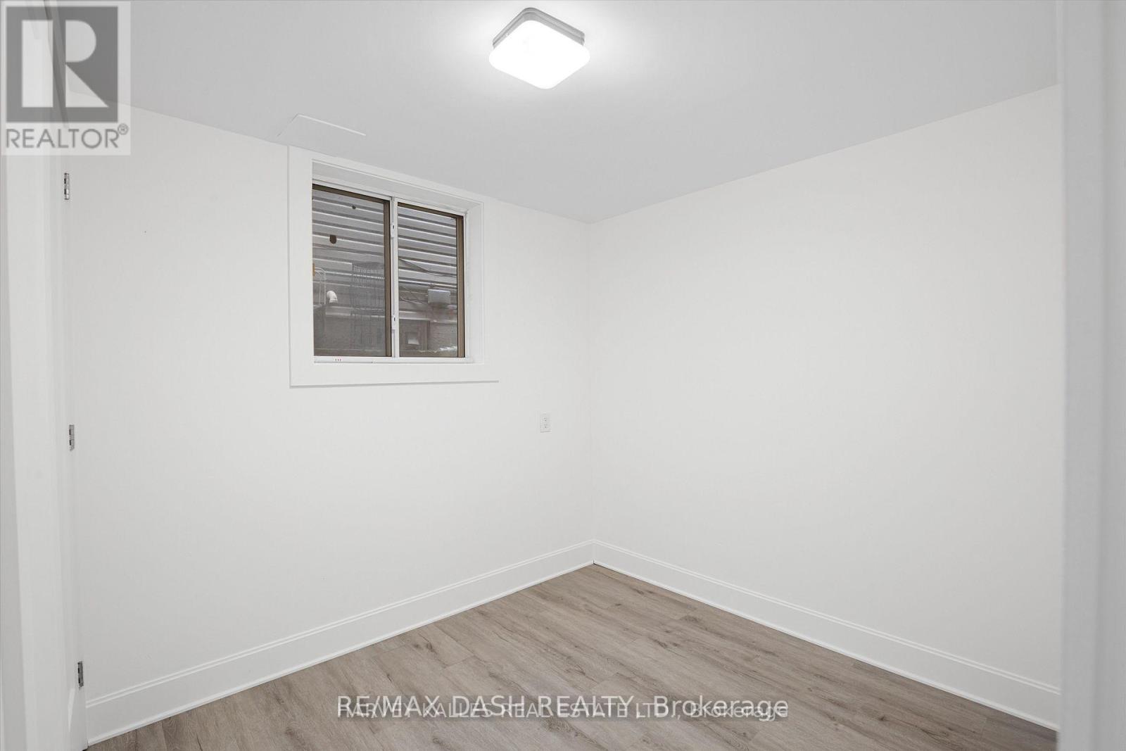 1 - 263 Boston Avenue, Toronto, Ontario  M4M 2V4 - Photo 8 - E12411346