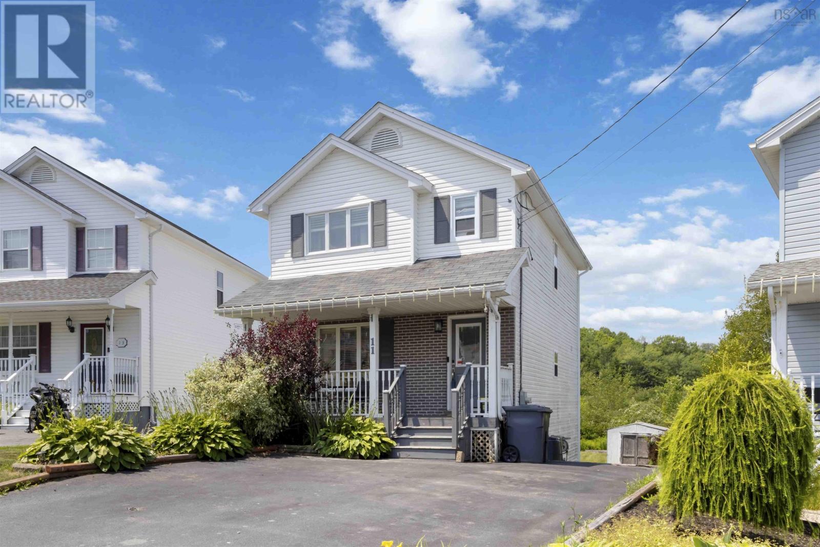 Property at 11 Bianca Court image 1