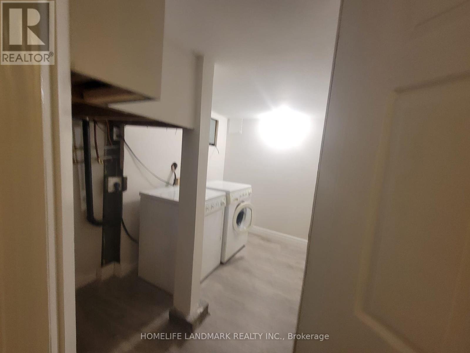 Basment - 307 Axminster Drive, Richmond Hill, Ontario  L4C 2W3 - Photo 14 - N12411355