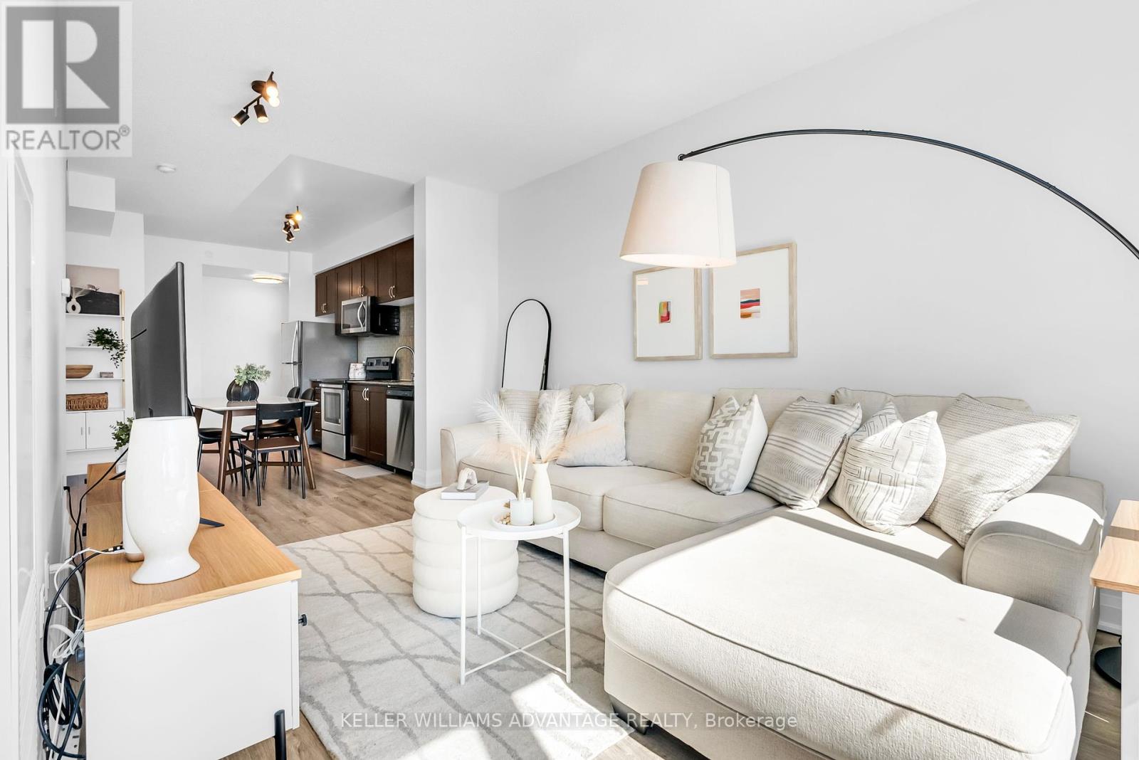 813 - 2800 Keele Street, Toronto, Ontario  M3M 2G4 - Photo 3 - W12409576