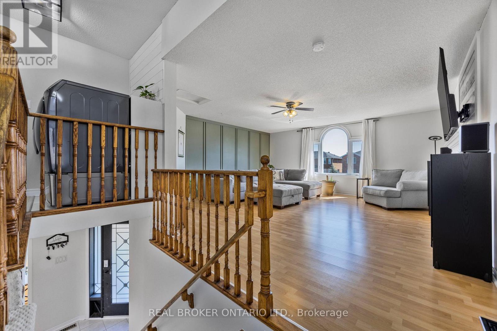 32 Black Willow Drive, Barrie (Holly), Ontario  L4N 9M1 - Photo 12 - S12411319
