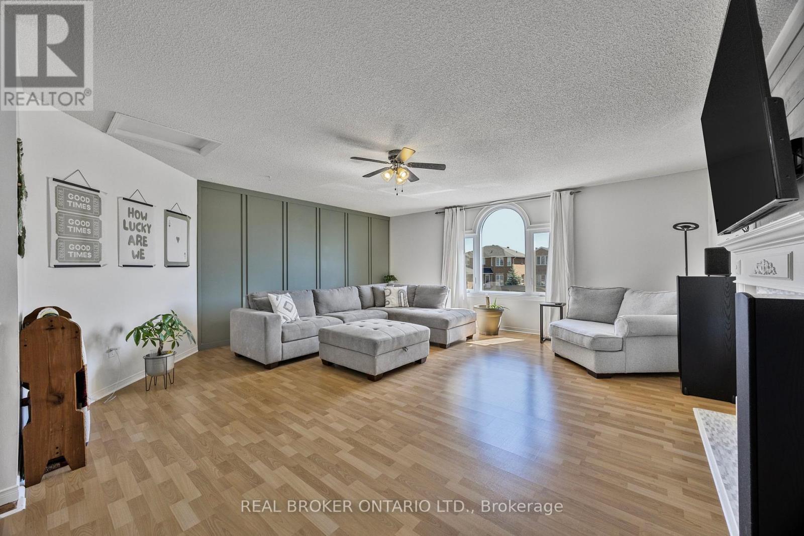 32 Black Willow Drive, Barrie (Holly), Ontario  L4N 9M1 - Photo 13 - S12411319