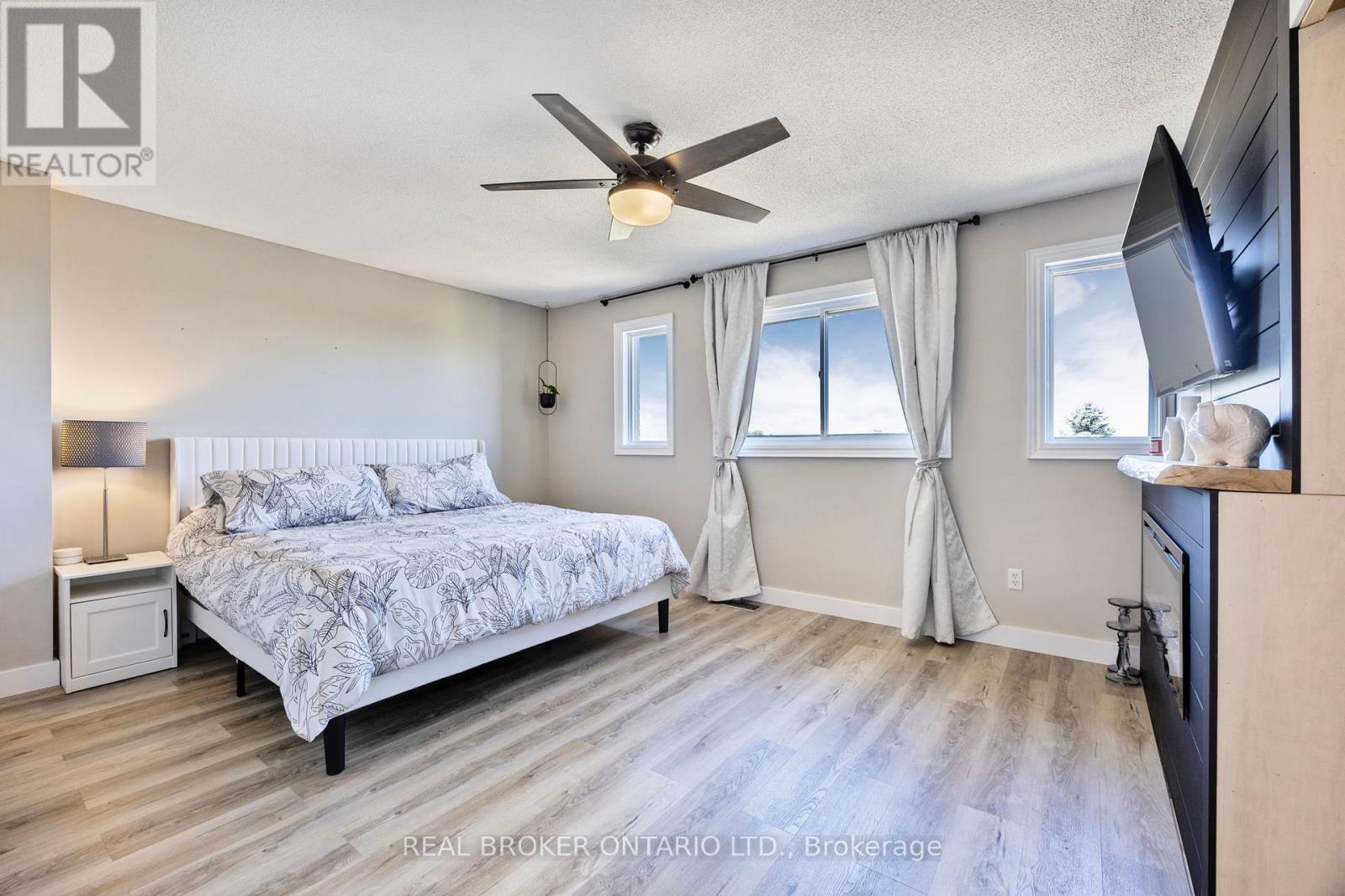 32 Black Willow Drive, Barrie (Holly), Ontario  L4N 9M1 - Photo 24 - S12411319