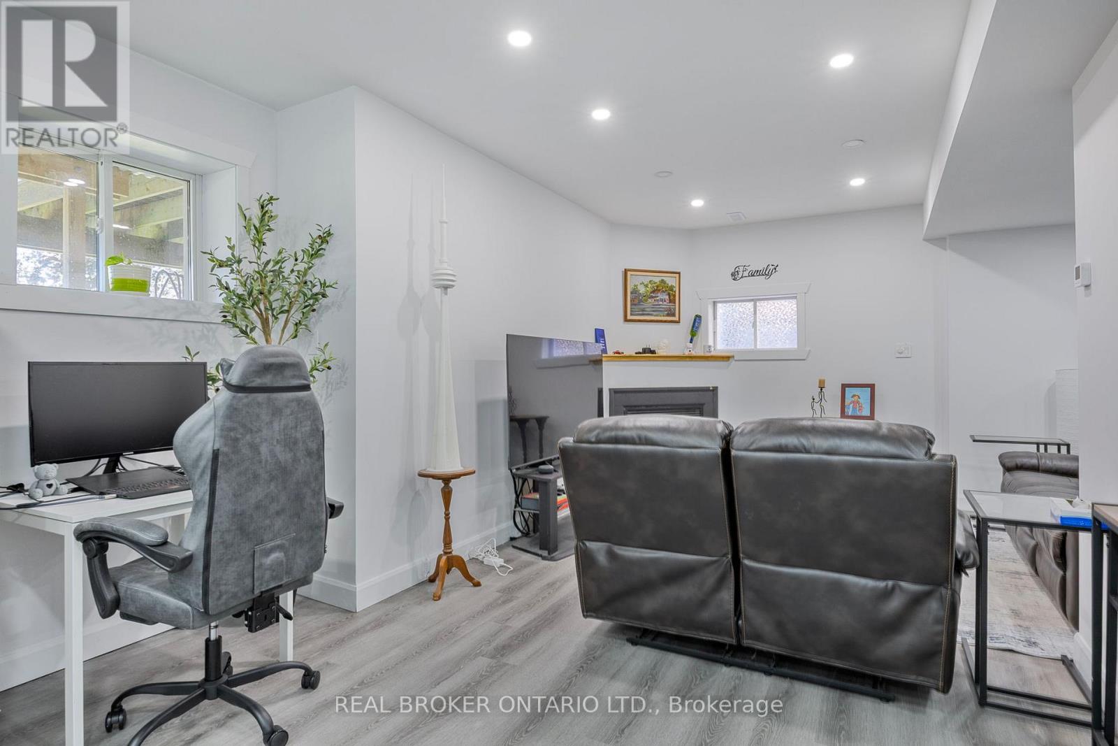 32 Black Willow Drive, Barrie (Holly), Ontario  L4N 9M1 - Photo 39 - S12411319