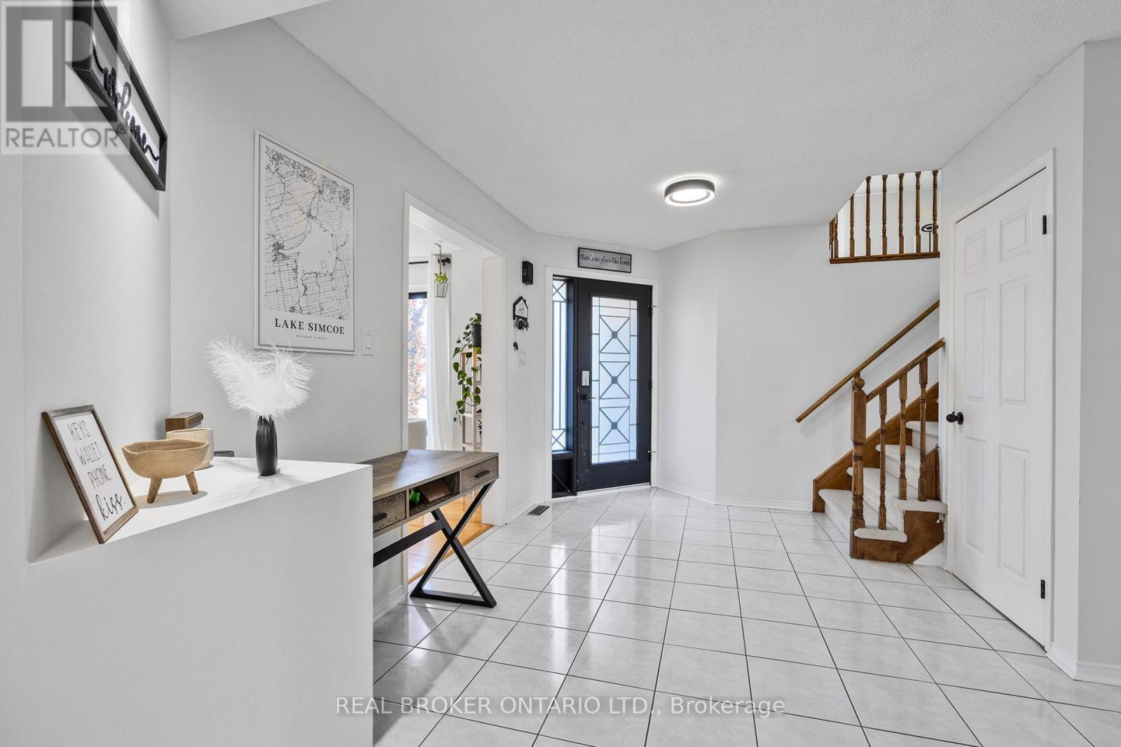 32 Black Willow Drive, Barrie (Holly), Ontario  L4N 9M1 - Photo 5 - S12411319
