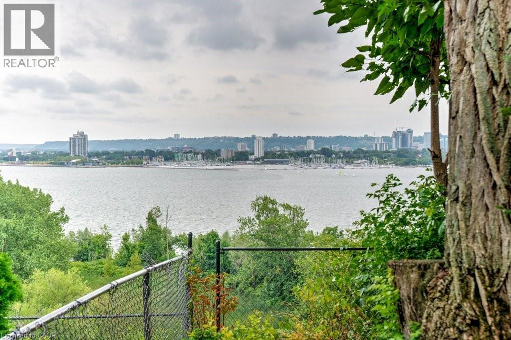 636 West Oval Drive, Burlington, Ontario  L7T 1B9 - Photo 47 - 40770788