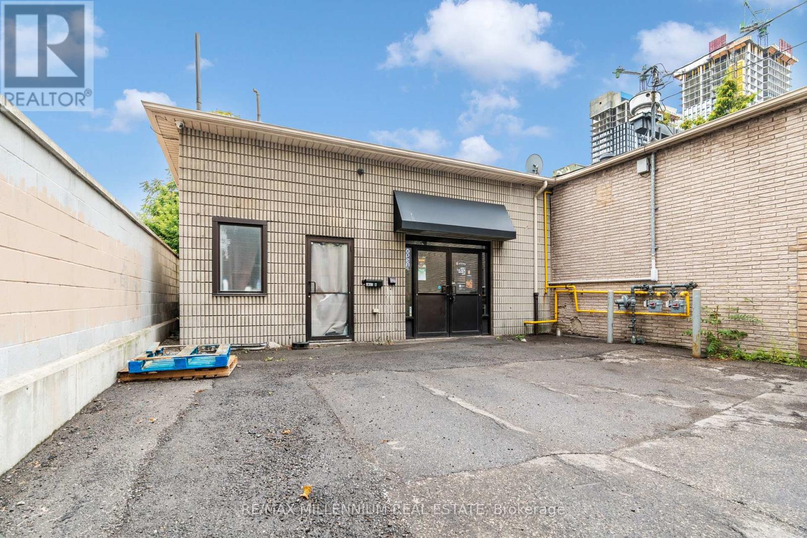 104 Cannon Street E, Hamilton, Ontario  L8L 2A3 - Photo 2 - X12408781