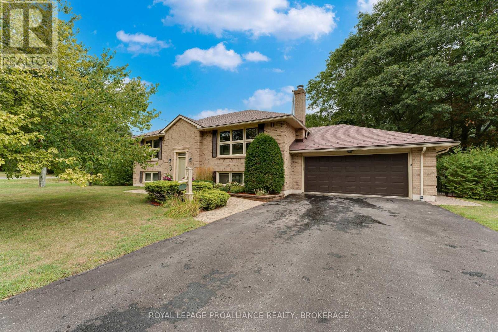 Property at 6 FAIRCREST BOULEVARD image 1