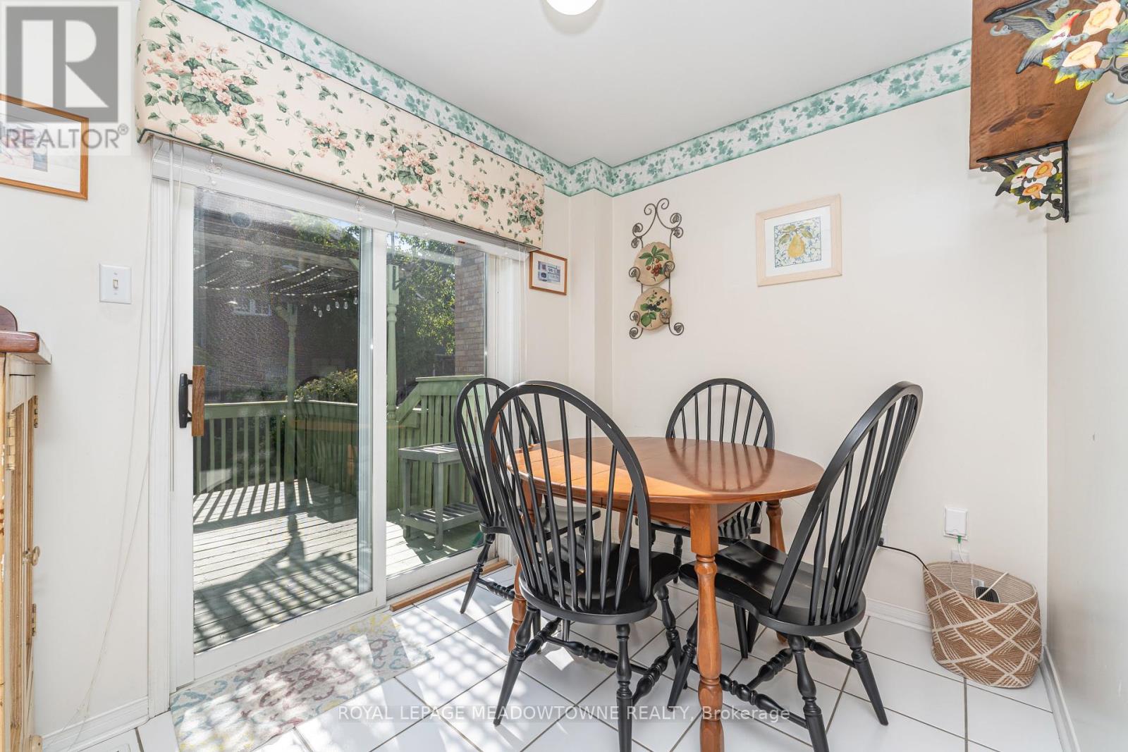 6986 Elliott Parliament Street, Mississauga, Ontario  L5W 1B7 - Photo 14 - W12411286