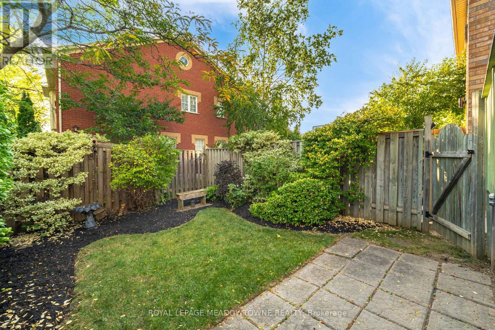 6986 Elliott Parliament Street, Mississauga, Ontario  L5W 1B7 - Photo 36 - W12411286