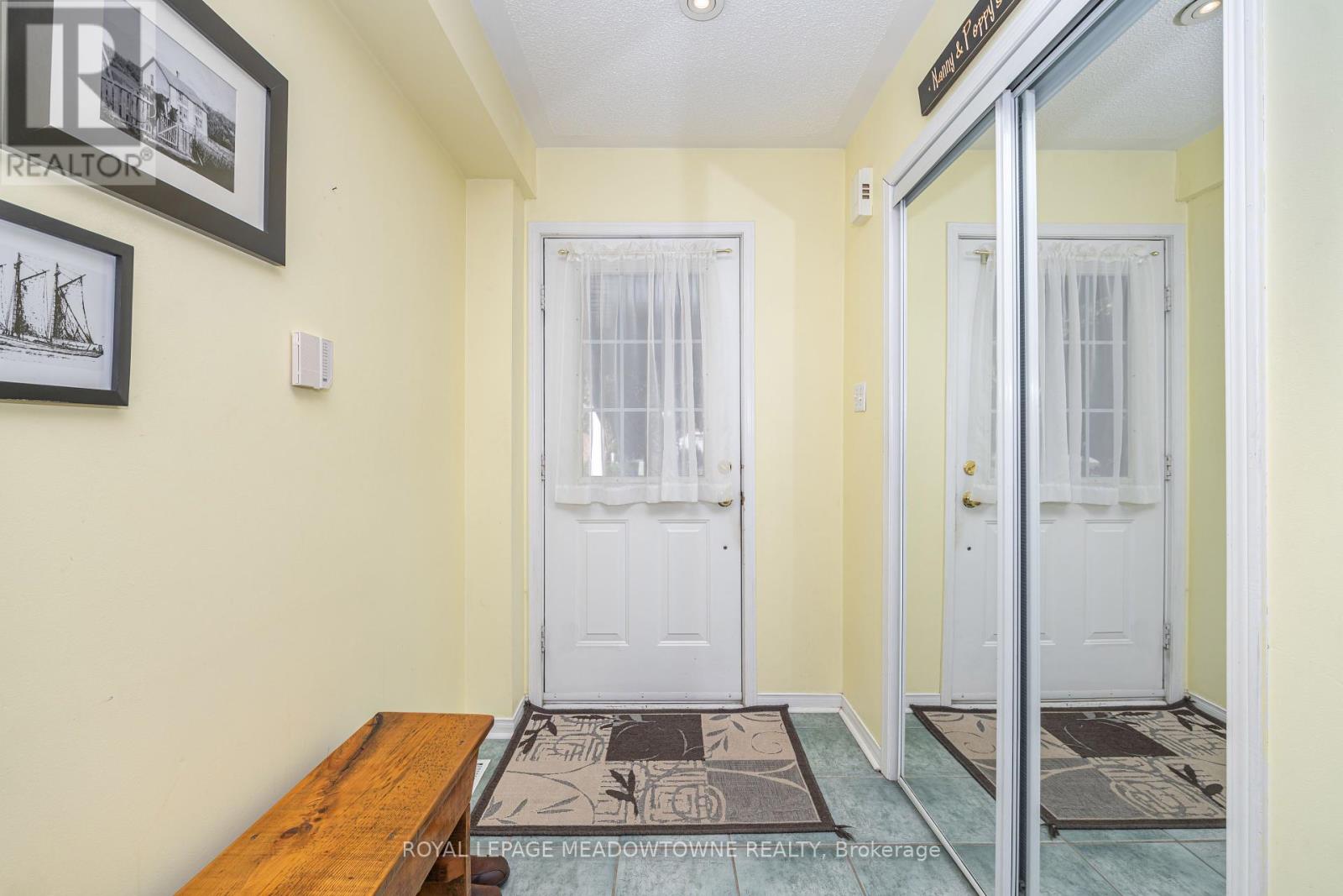 6986 Elliott Parliament Street, Mississauga, Ontario  L5W 1B7 - Photo 4 - W12411286