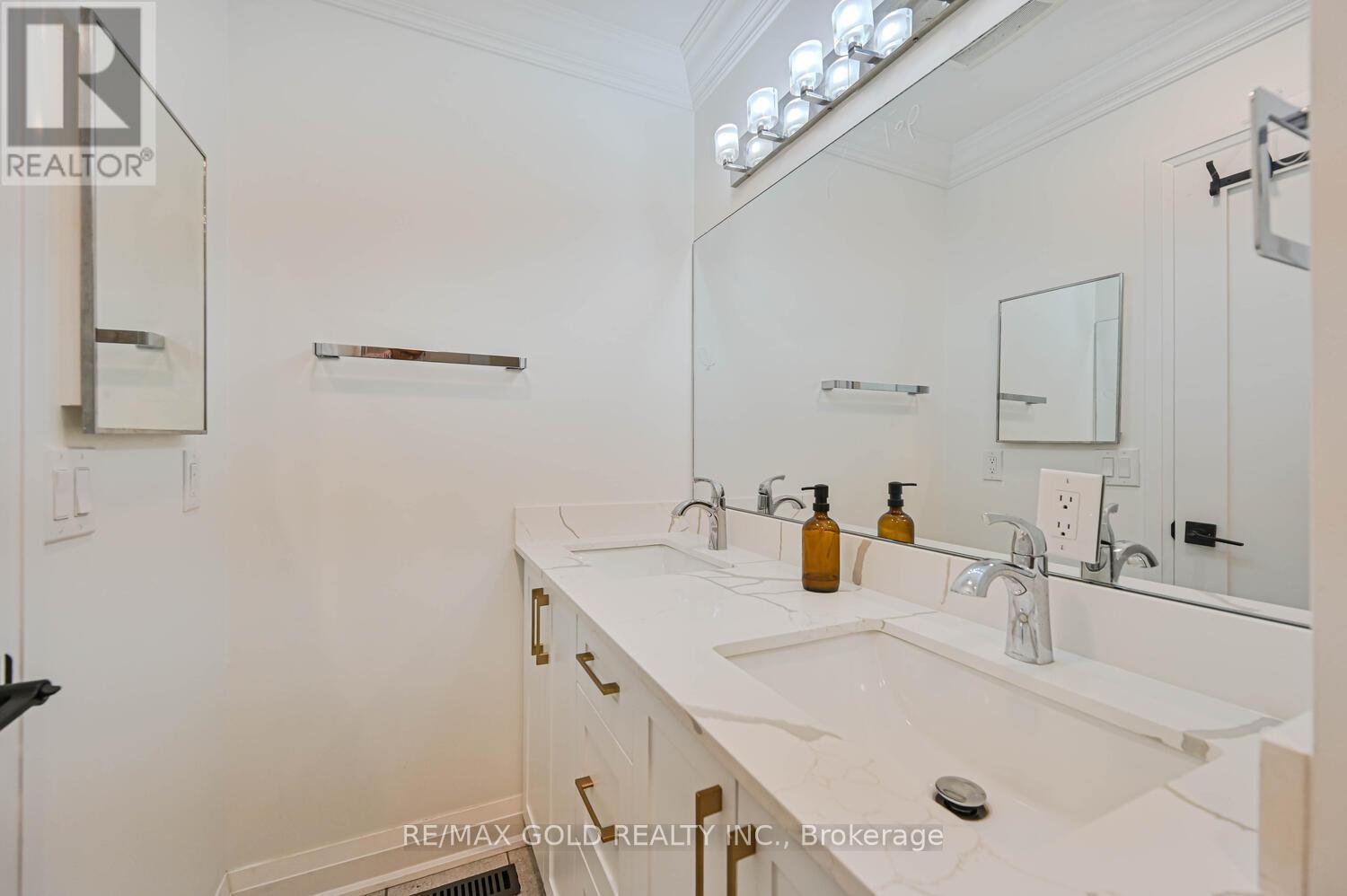 4 Silverstream Road, Brampton, Ontario  L6Z 4L2 - Photo 24 - W12411345