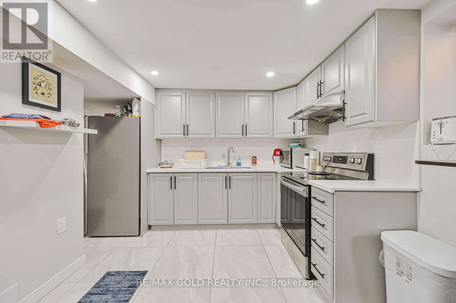 4 Silverstream Road, Brampton, Ontario  L6Z 4L2 - Photo 31 - W12411345