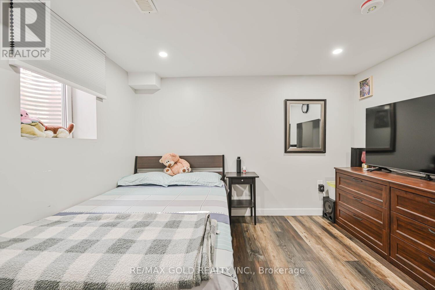 4 Silverstream Road, Brampton, Ontario  L6Z 4L2 - Photo 34 - W12411345