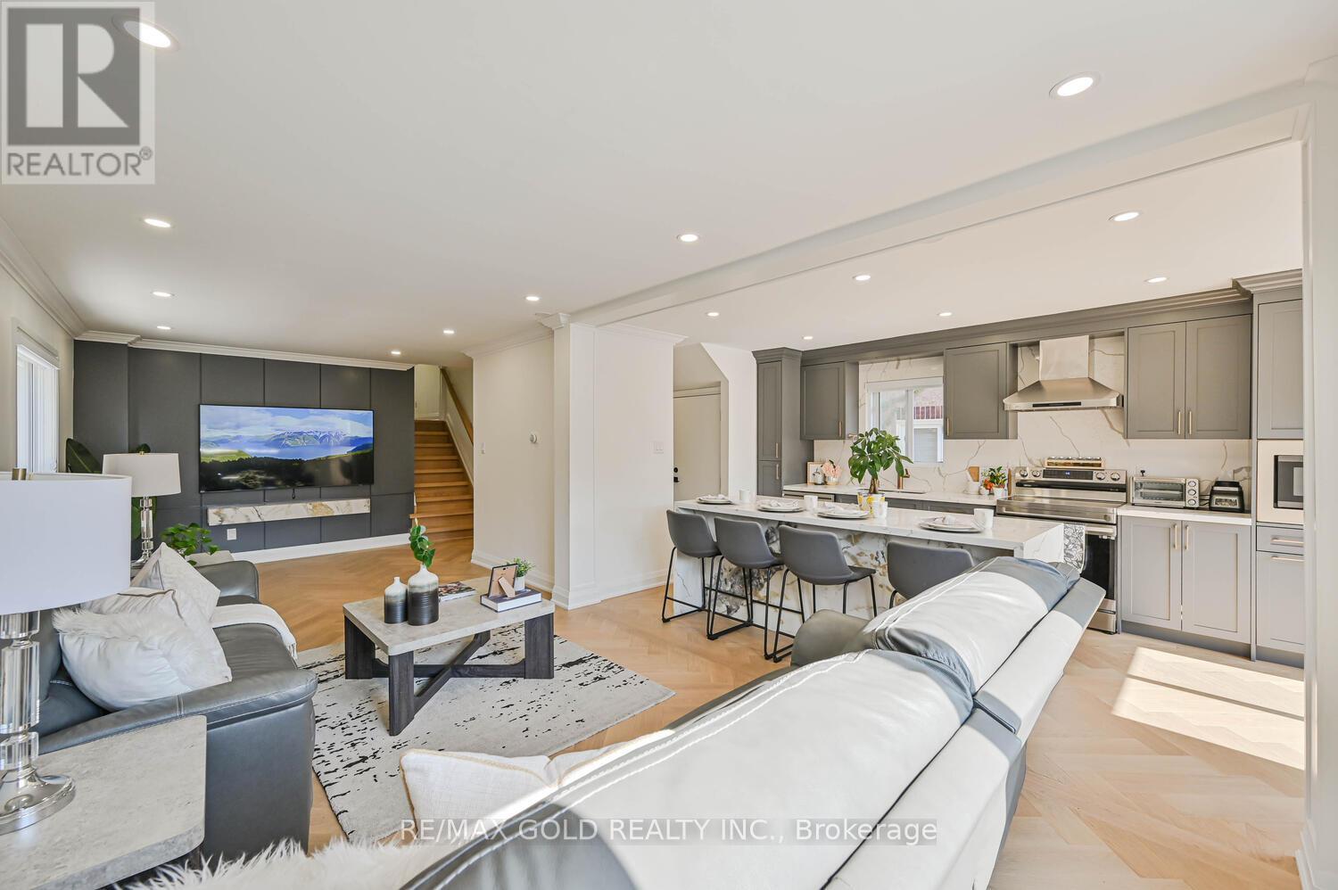 4 Silverstream Road, Brampton, Ontario  L6Z 4L2 - Photo 6 - W12411345