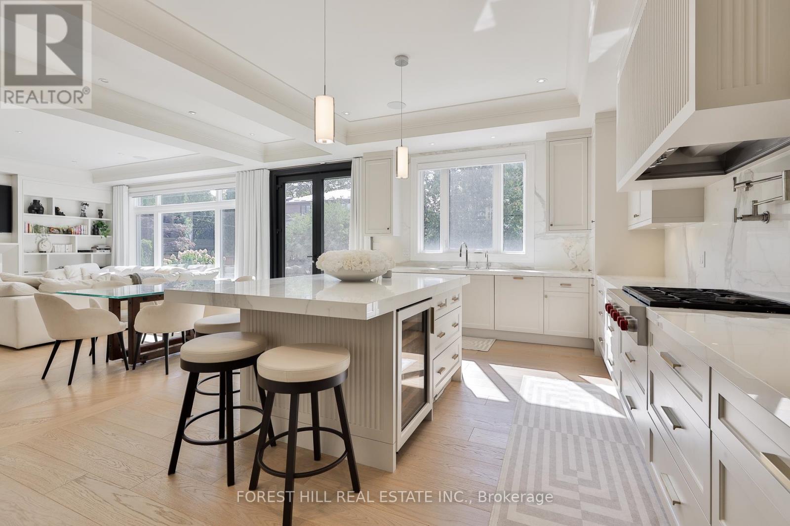 84 Botfield Avenue, Toronto, Ontario  M9B 4E4 - Photo 13 - W12411357