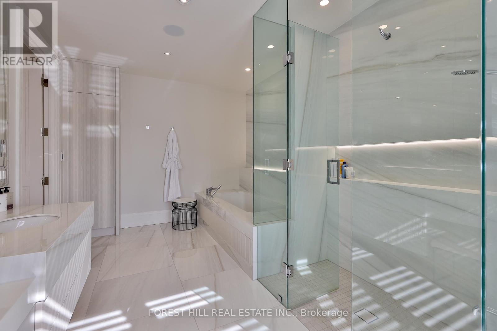 84 Botfield Avenue, Toronto, Ontario  M9B 4E4 - Photo 34 - W12411357