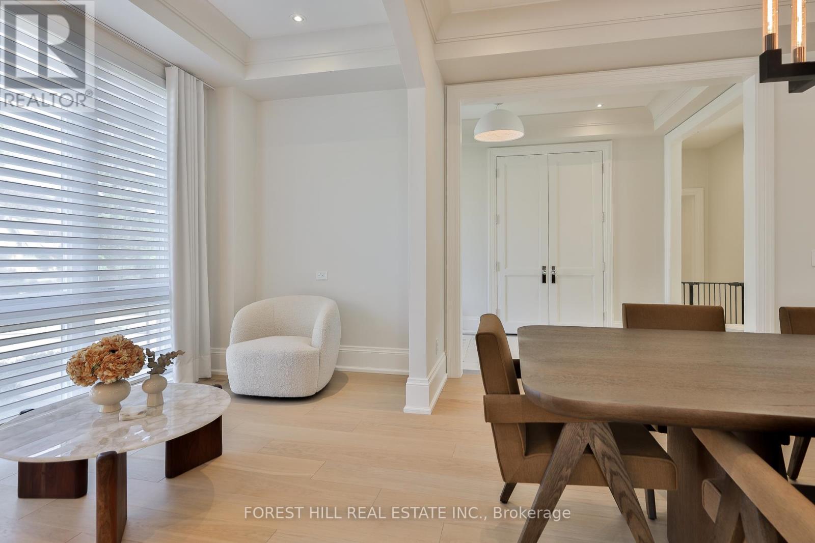 84 Botfield Avenue, Toronto, Ontario  M9B 4E4 - Photo 7 - W12411357