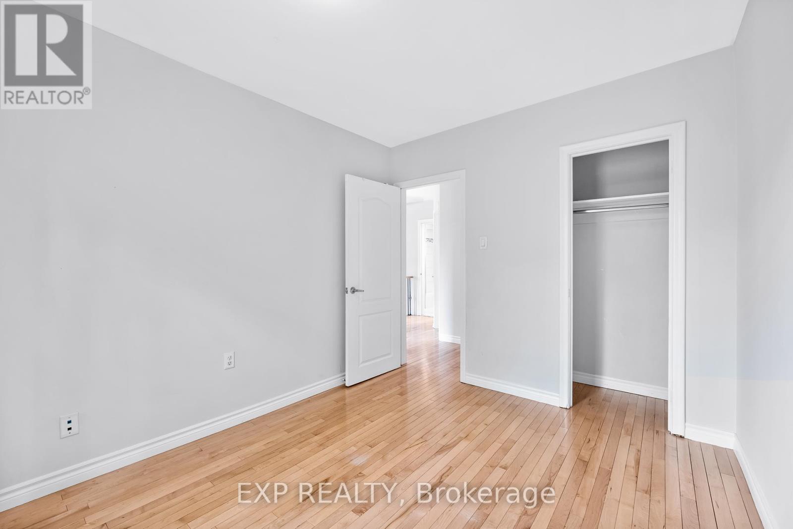 722 Weston Road, Toronto (Rockcliffe-Smythe), Ontario  M6N 3R5 - Photo 13 - W12411358