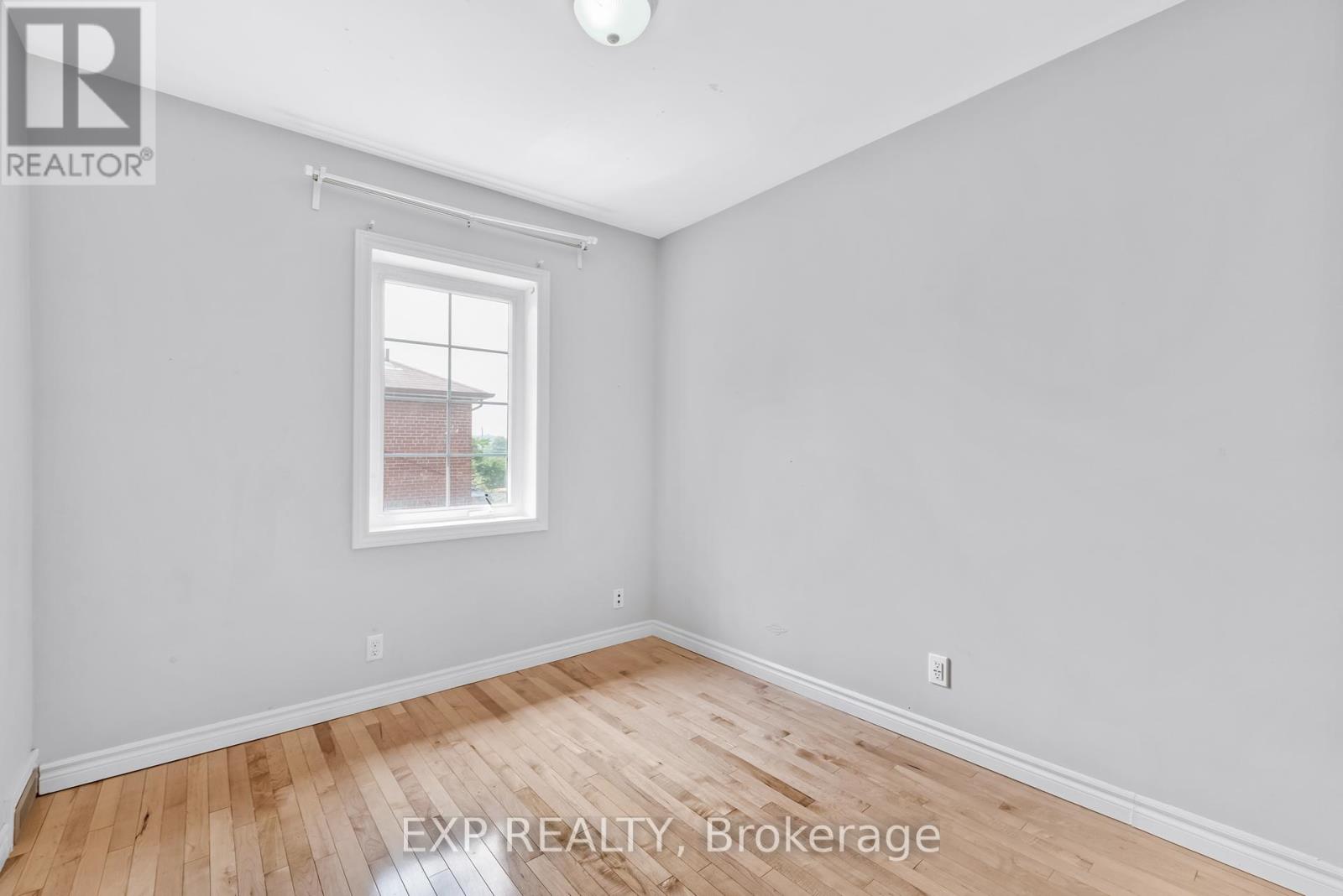 722 Weston Road, Toronto (Rockcliffe-Smythe), Ontario  M6N 3R5 - Photo 16 - W12411358