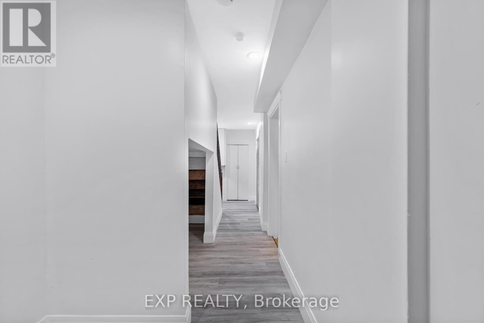 722 Weston Road, Toronto (Rockcliffe-Smythe), Ontario  M6N 3R5 - Photo 23 - W12411358