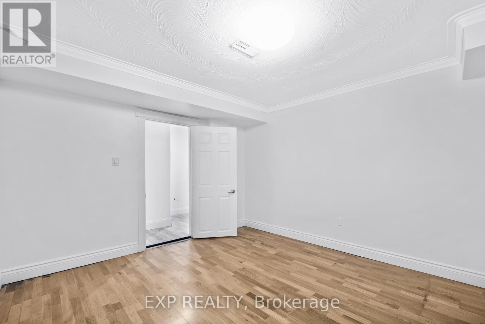 722 Weston Road, Toronto (Rockcliffe-Smythe), Ontario  M6N 3R5 - Photo 25 - W12411358