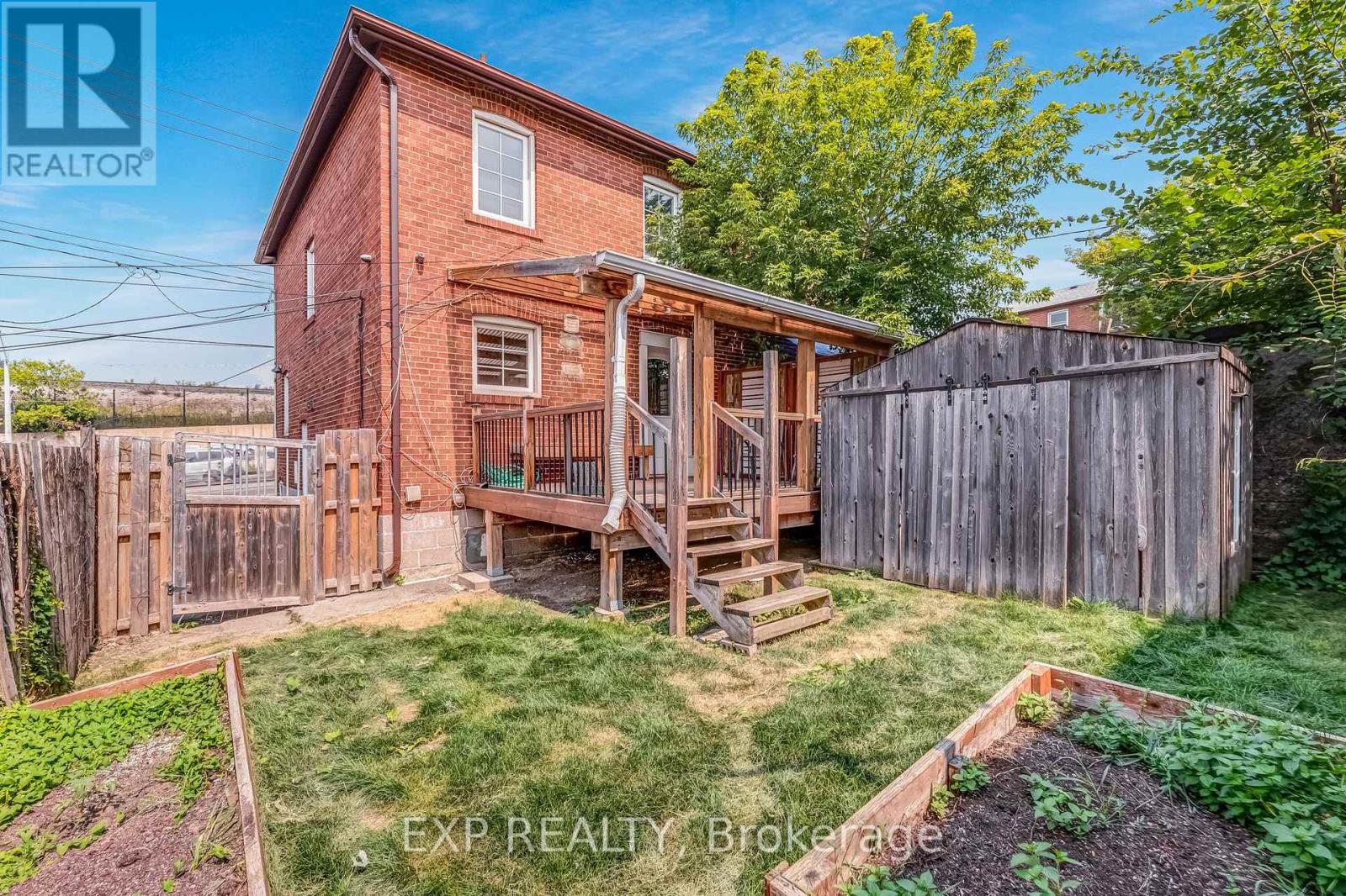 722 Weston Road, Toronto (Rockcliffe-Smythe), Ontario  M6N 3R5 - Photo 34 - W12411358
