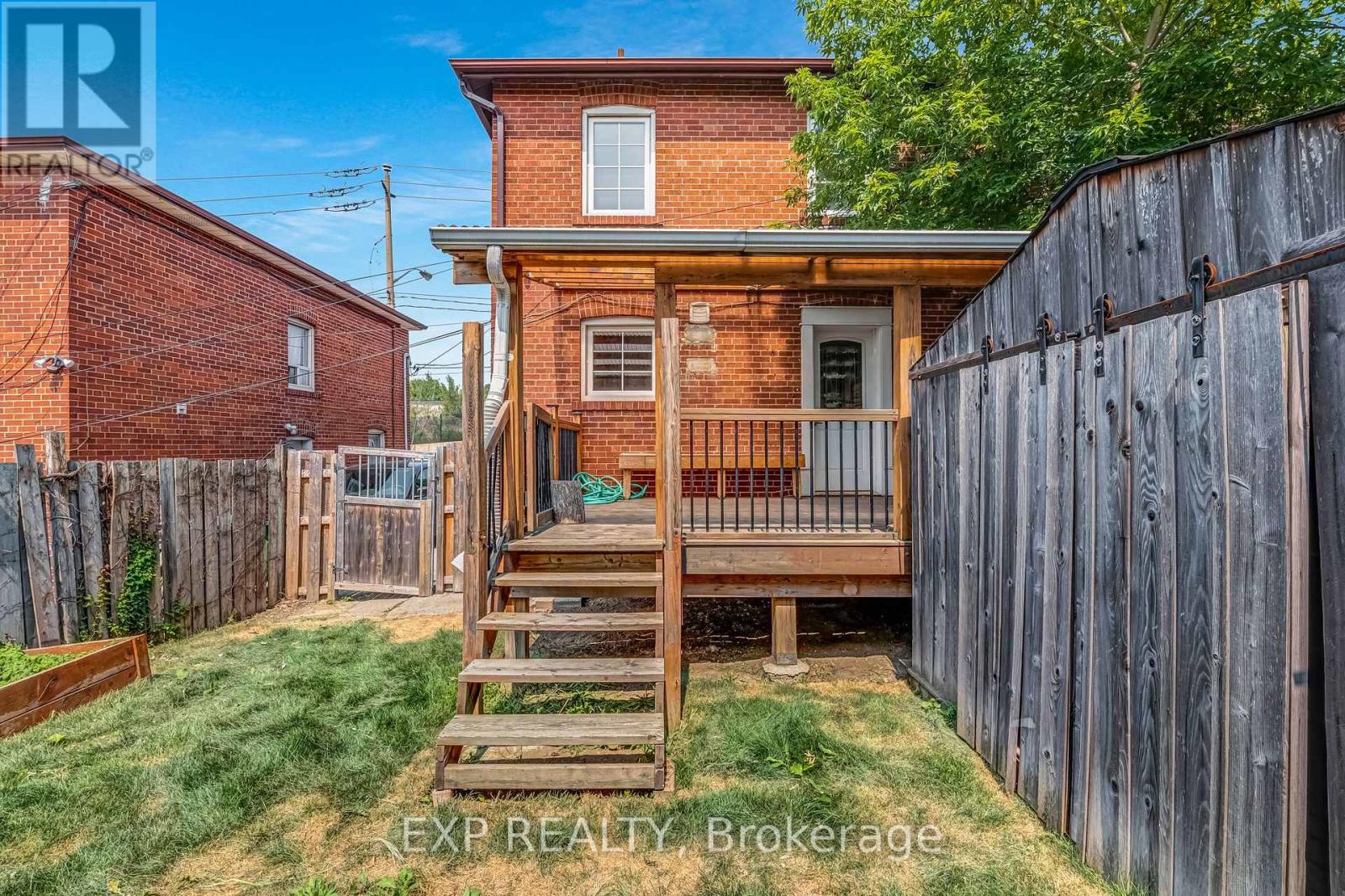 722 Weston Road, Toronto (Rockcliffe-Smythe), Ontario  M6N 3R5 - Photo 37 - W12411358