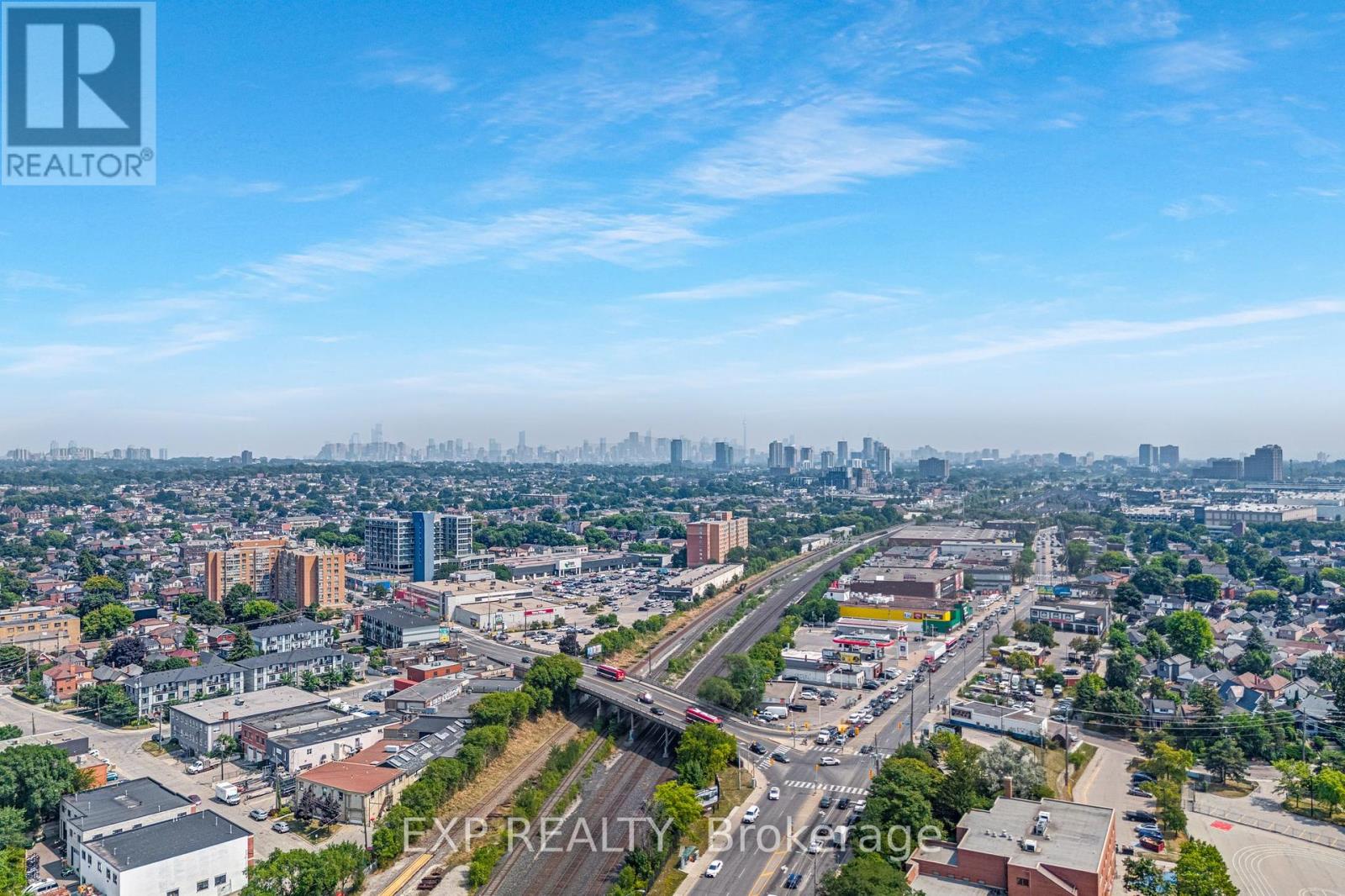 722 Weston Road, Toronto (Rockcliffe-Smythe), Ontario  M6N 3R5 - Photo 39 - W12411358