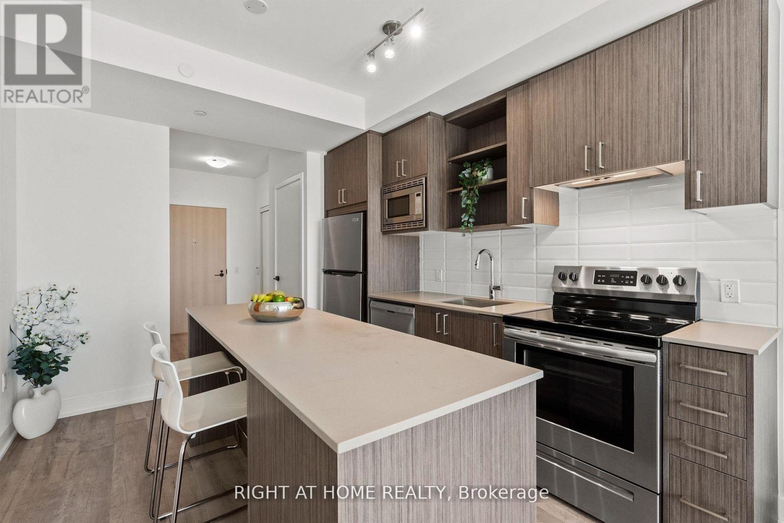 509 - 60 George Butchart Drive, Toronto, Ontario  M3K 0E1 - Photo 4 - W12411361