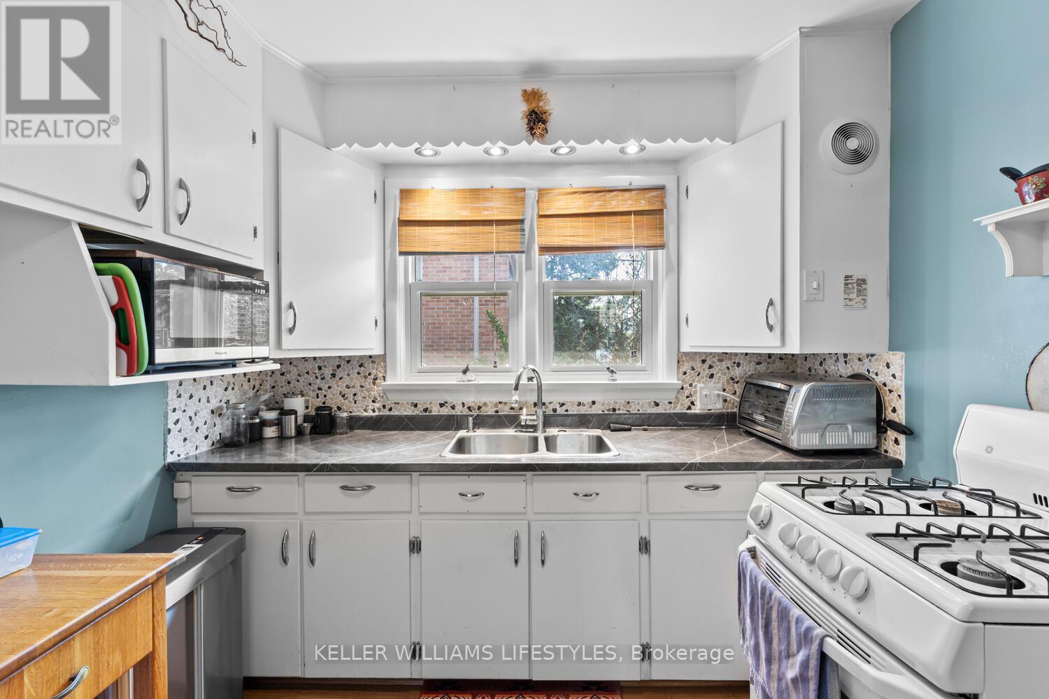 1528 Mclarenwood Terrace, London East, Ontario  N5W 1Y1 - Photo 17 - X12411371