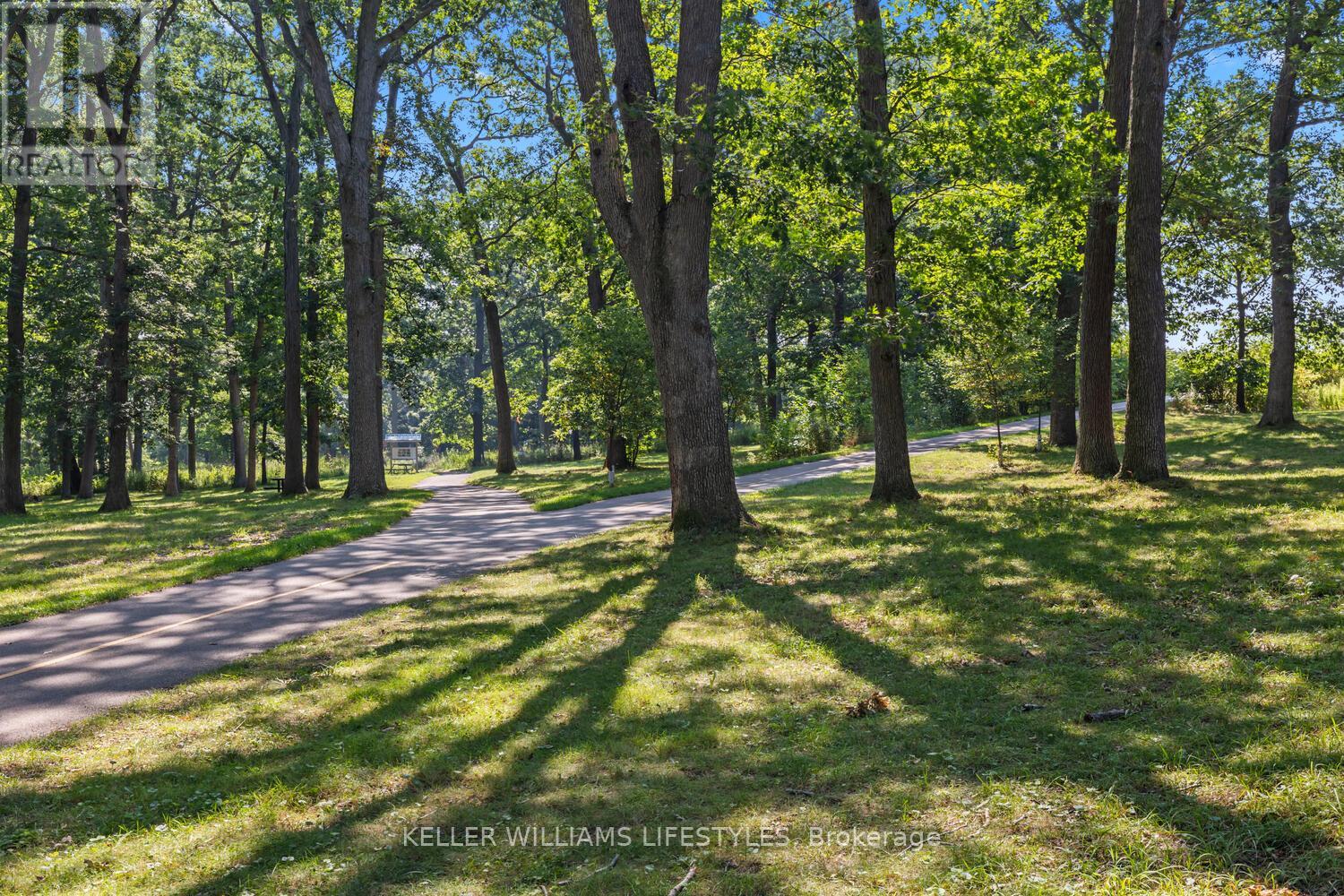 1528 Mclarenwood Terrace, London East, Ontario  N5W 1Y1 - Photo 6 - X12411371
