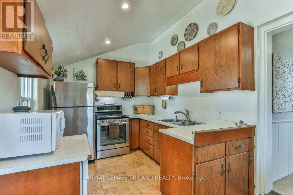 366 Salisbury Street, London East, Ontario  N5Y 3B1 - Photo 13 - X12411430