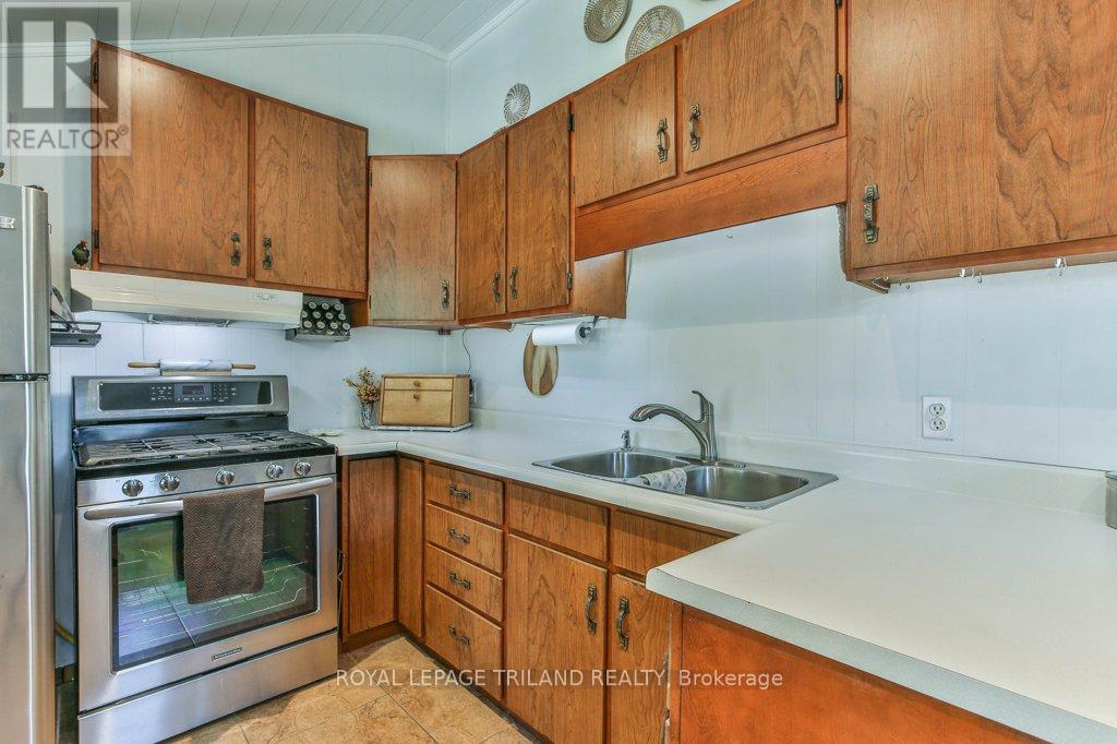 366 Salisbury Street, London East, Ontario  N5Y 3B1 - Photo 14 - X12411430