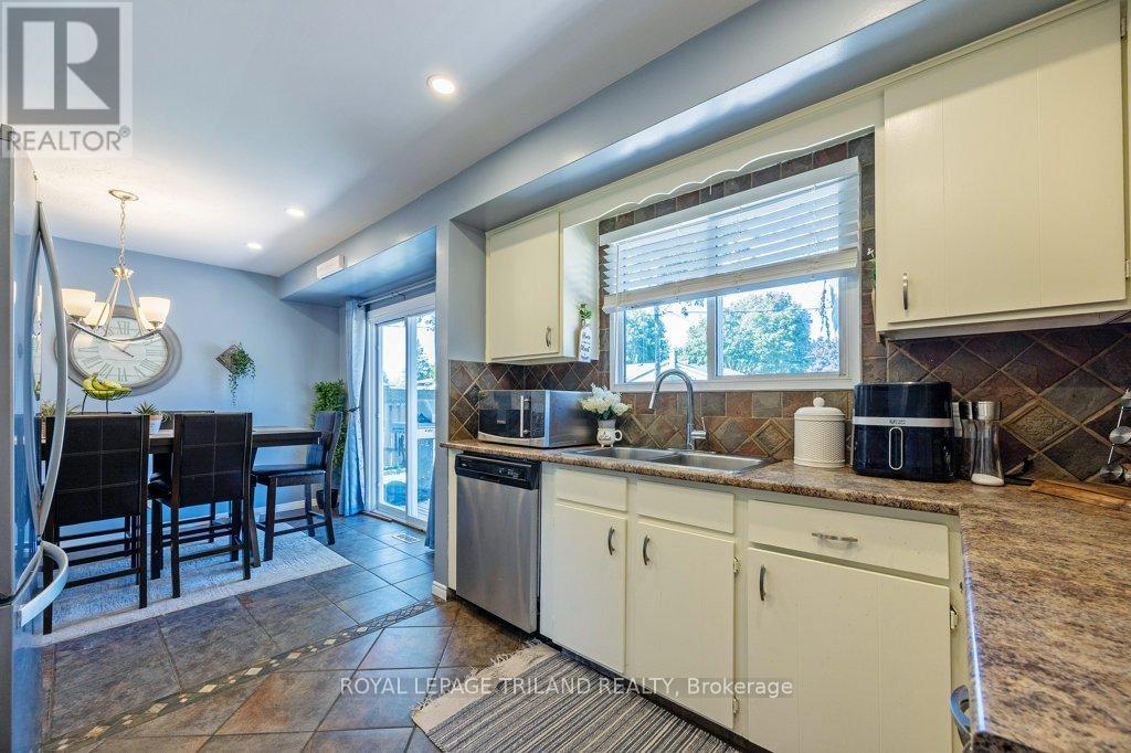 17 Vanbuskirk Drive, St. Thomas, Ontario  N5R 4Z1 - Photo 15 - X12411458