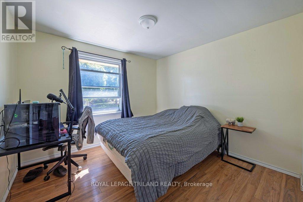 17 Vanbuskirk Drive, St. Thomas, Ontario  N5R 4Z1 - Photo 17 - X12411458