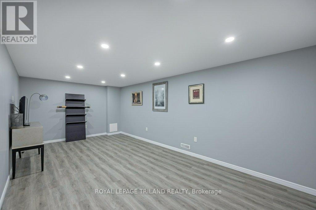 17 Vanbuskirk Drive, St. Thomas, Ontario  N5R 4Z1 - Photo 22 - X12411458
