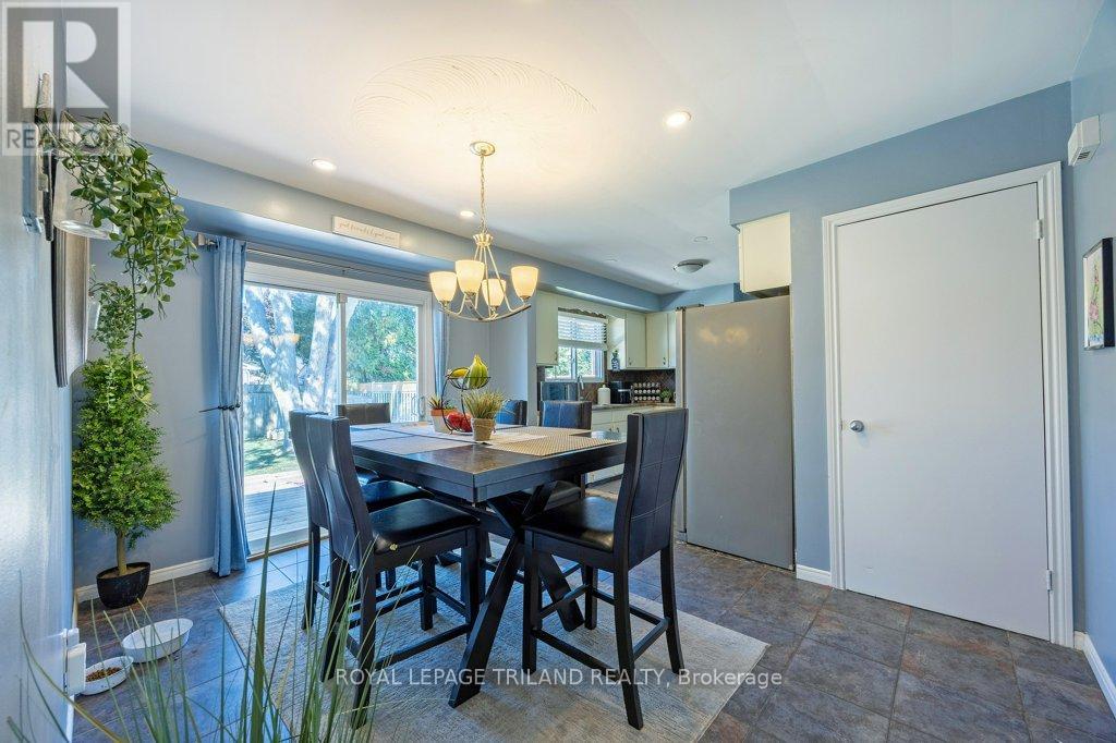 17 Vanbuskirk Drive, St. Thomas, Ontario  N5R 4Z1 - Photo 8 - X12411458