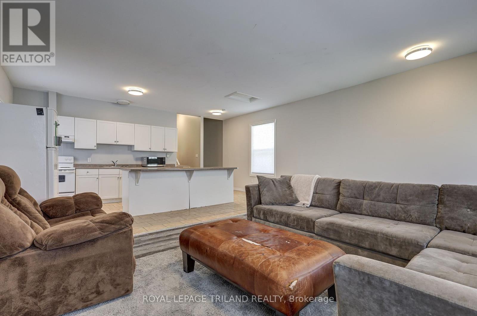 137 Ann Street, London East, Ontario  N6A 1R2 - Photo 12 - X12411468