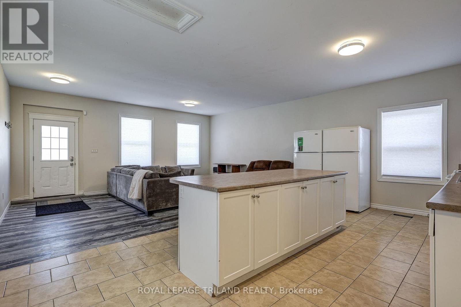 137 Ann Street, London East, Ontario  N6A 1R2 - Photo 16 - X12411468