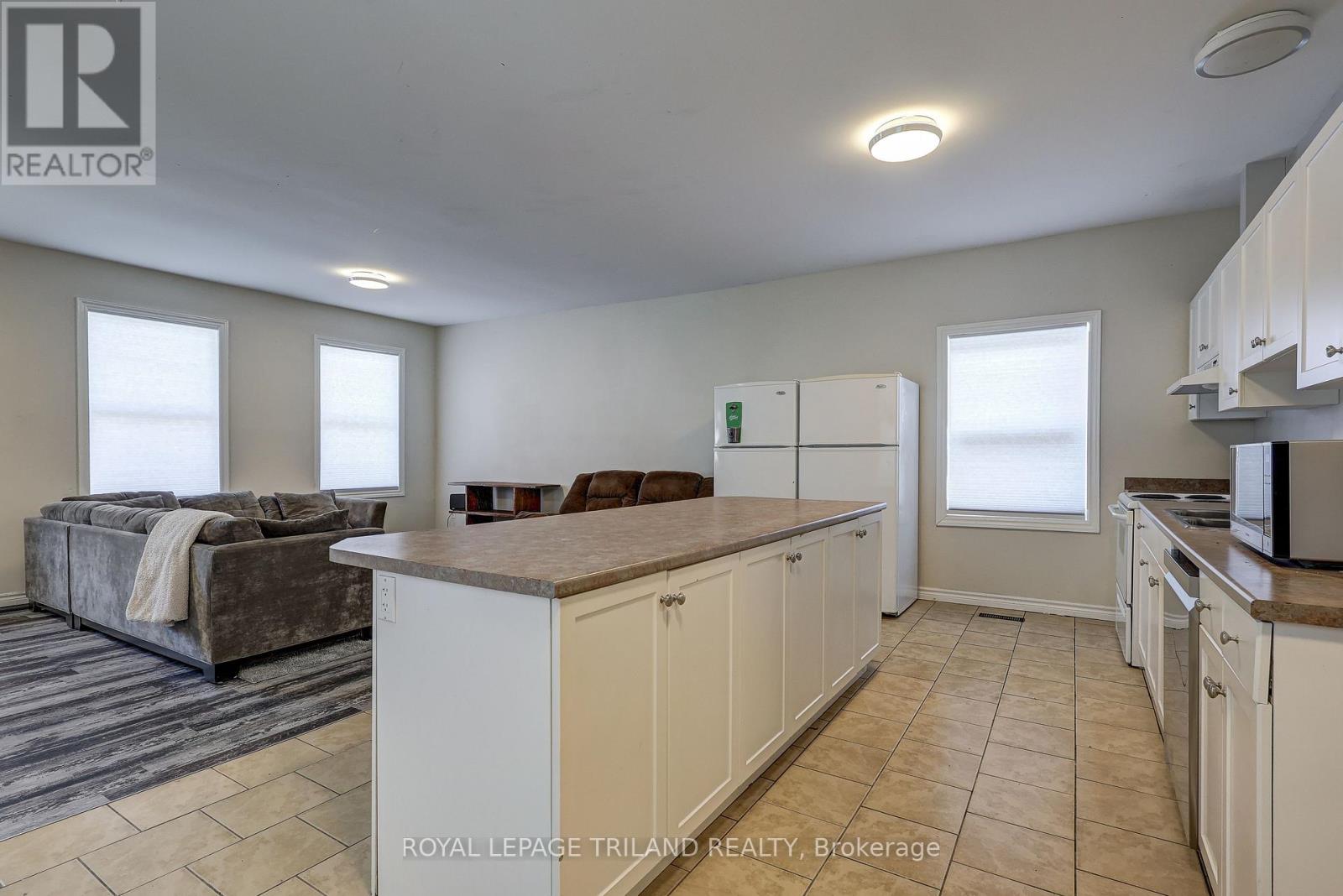 137 Ann Street, London East, Ontario  N6A 1R2 - Photo 17 - X12411468